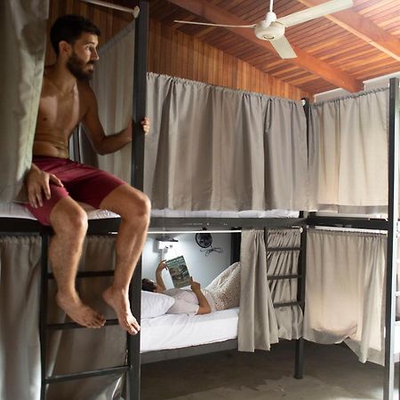 Argdivan Beach Hostel Sámara Eksteriør bilde